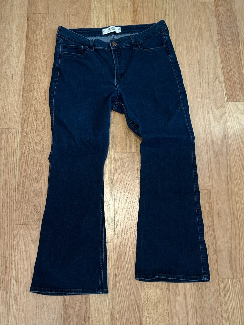 Hollister Curvy Mid-Rise Bootcut Jeans Dark Wash 14S W32 Short